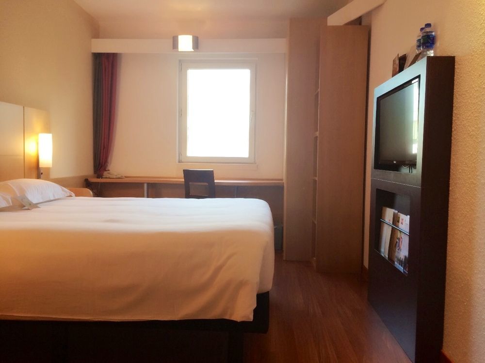 Ibis Tianjin Teda Hotel Buitenkant foto