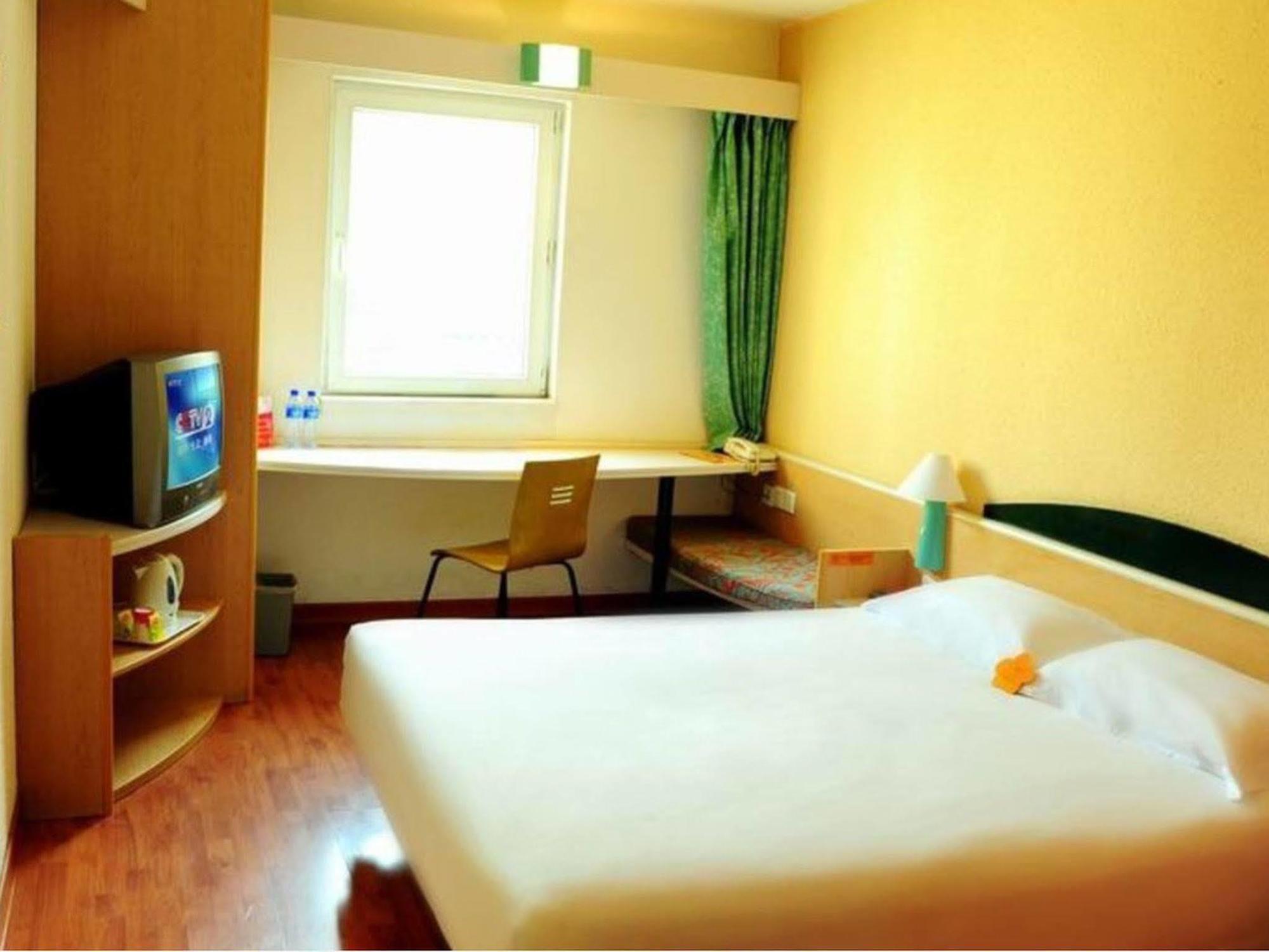 Ibis Tianjin Teda Hotel Buitenkant foto