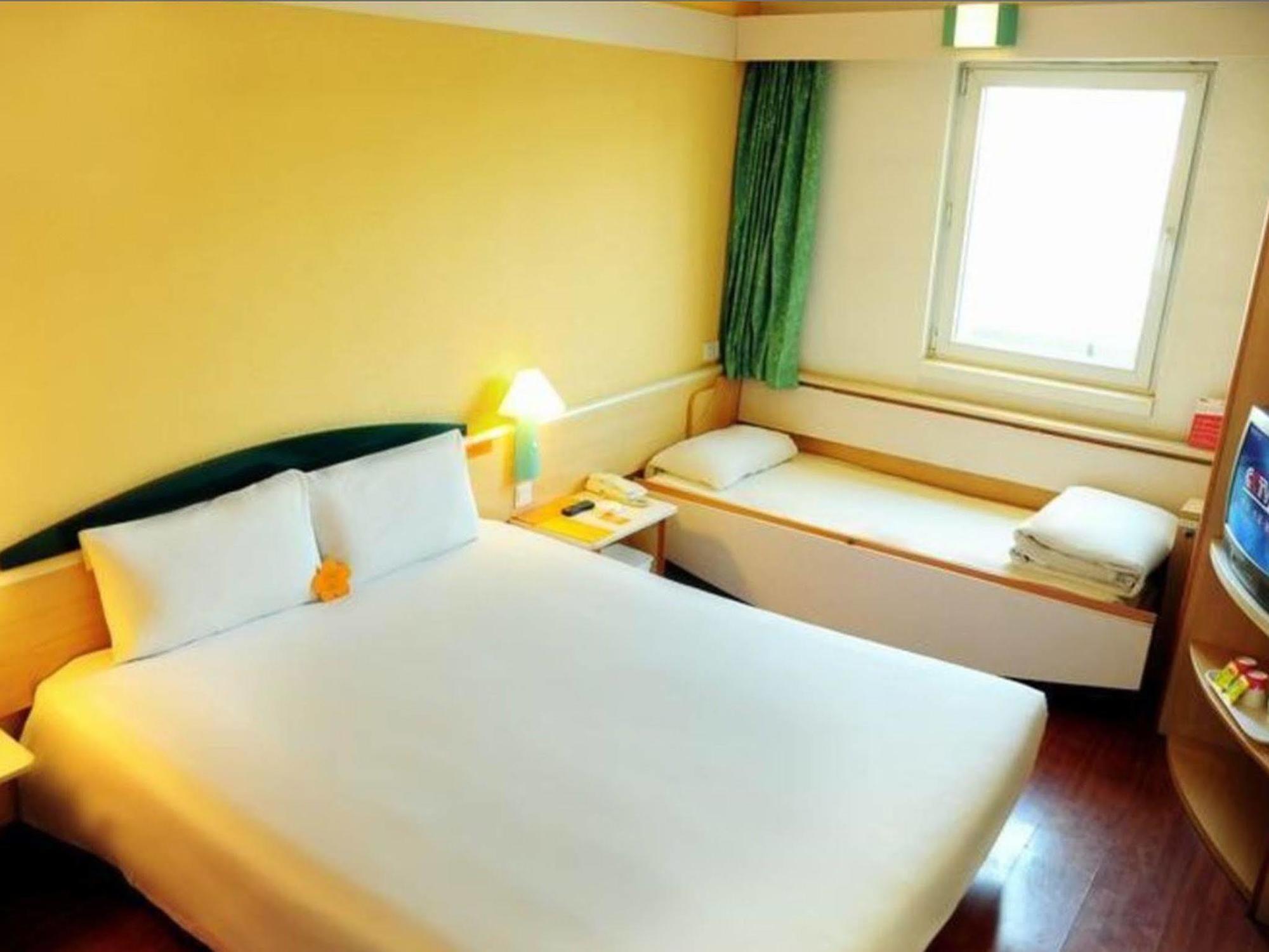 Ibis Tianjin Teda Hotel Buitenkant foto